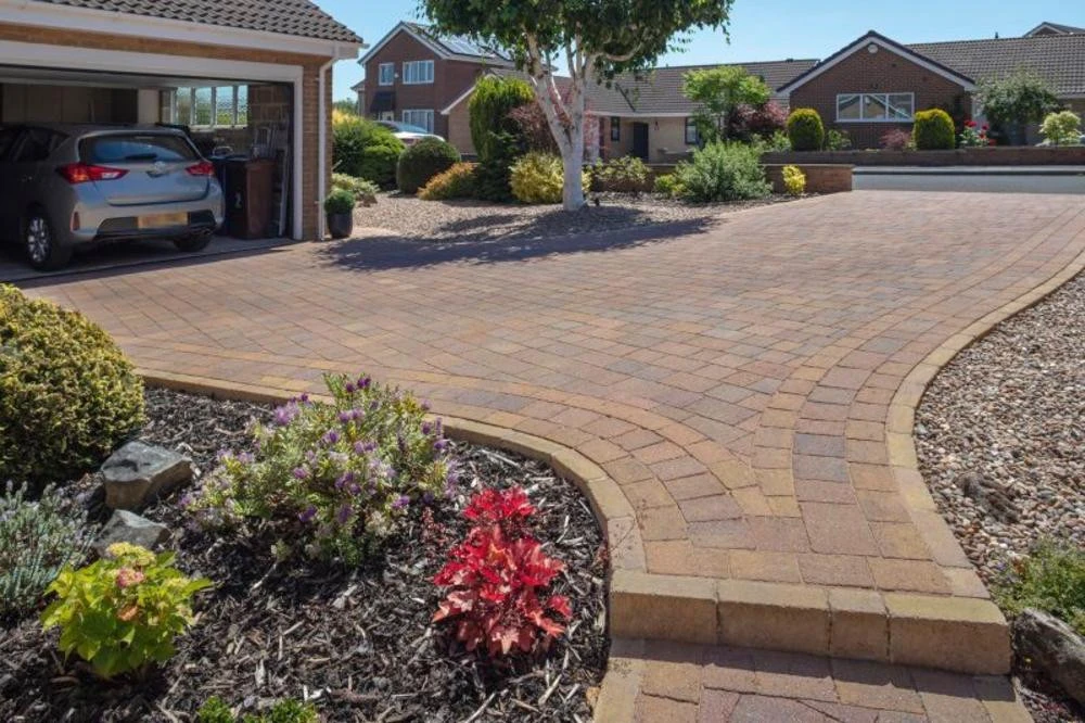Drivesett Tegula Concrete Paving Autumn 160 x 160 x 50mm (10.91m2) Drivesett Tegula Concrete Paving Autumn 160 X 160 X 50mm (10.91m2) -Howarth Timber Shop 19M DRI DTEG TR SL 2T2A4834.jpg 08167.1755748545