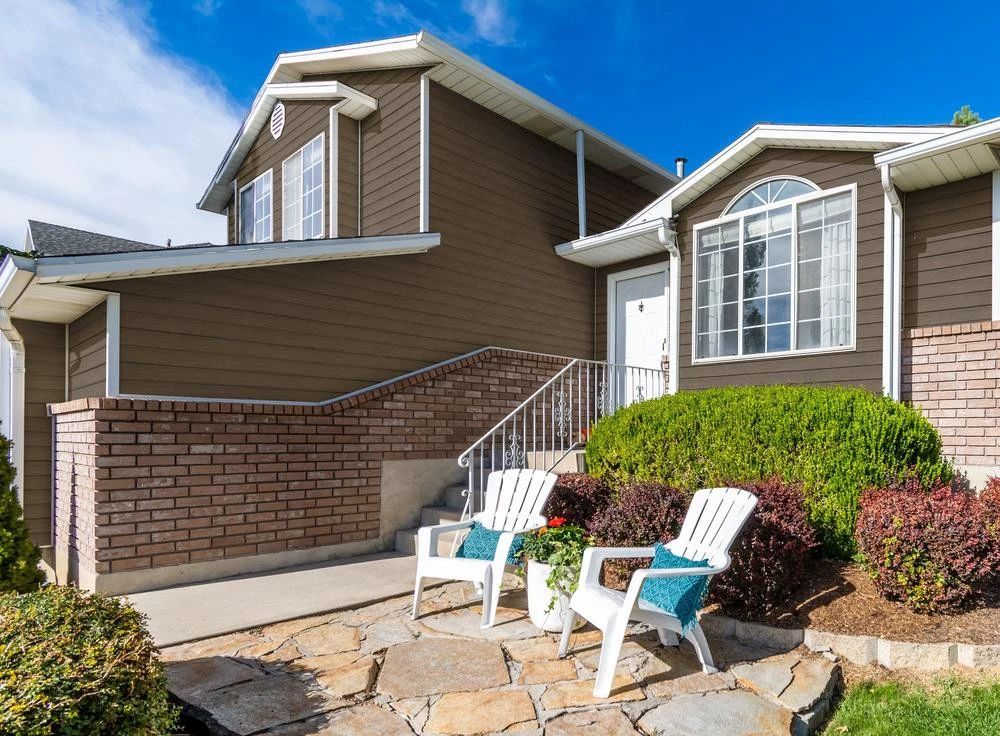 ArborClad Composite Cladding L-Trim Variegated Amber 3600 x 65 x 65mm ArborClad Composite Cladding L-Trim Variegated Amber 3600 X 65 X 65mm -Howarth Timber Shop IWV03 Amber 6.jpg 09497.1755748946