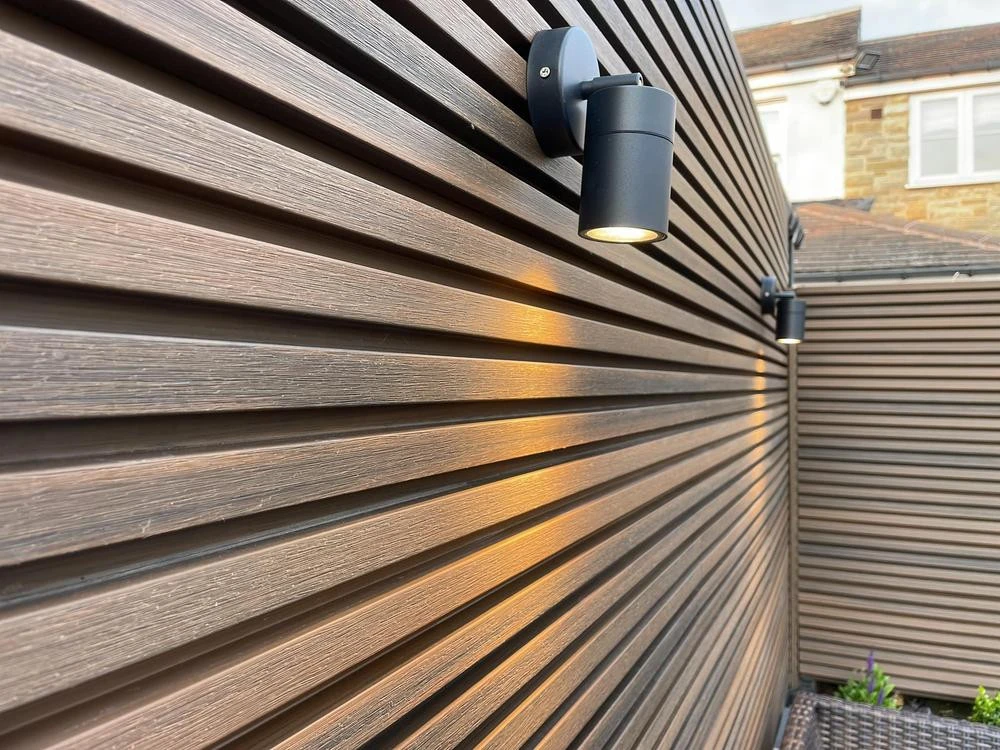 Piranha Shadow Gap Composite Cladding Brown Cedar 150 x 26 x 3600mm Piranha Shadow Gap Composite Cladding Brown Cedar 150 X 26 X 3600mm -Howarth Timber Shop Shadow20Gap20 20Brown20Cedar2028229.jpg 14738.1755744098
