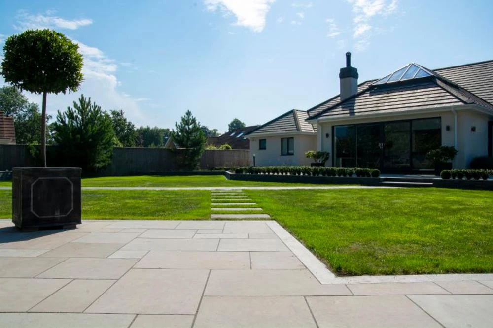 Stonemarket Avenu Smooth Driveway Concrete Block Paving Grey 160 x 160 x 50mm (KP3301210) Stonemarket Avenu Smooth Driveway Concrete Block Paving Grey 160 X 160 X 50mm (KP3301210) -Howarth Timber Shop towngate grey multi.jpg 46209.1755754232